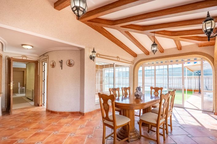 Image No.9-6 Bed Villa for sale