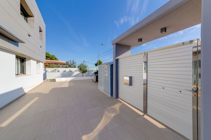 Image No.12-3 Bed Villa for sale