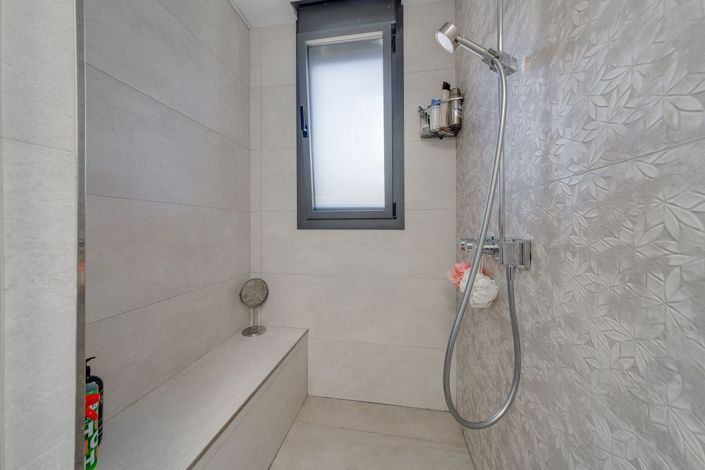 Image No.27-3 Bed Villa for sale
