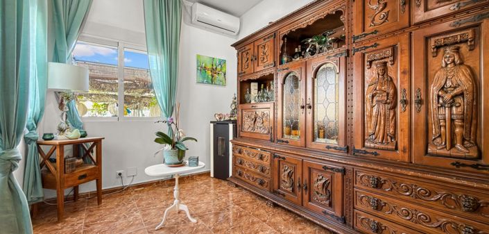 Image No.12-7 Bed Villa for sale