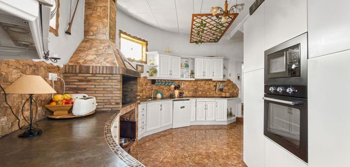 Image No.13-7 Bed Villa for sale