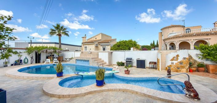 Image No.18-7 Bed Villa for sale