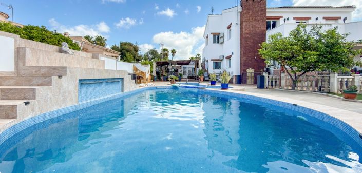 Image No.3-7 Bed Villa for sale