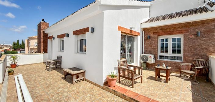 Image No.8-7 Bed Villa for sale