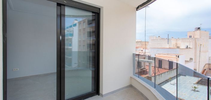 Image No.8-2 Bed Apartment for sale