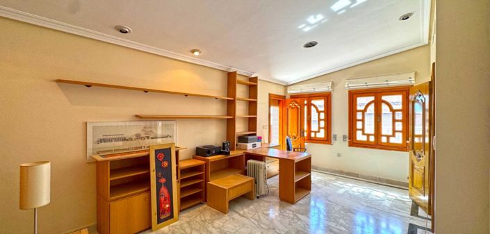 Image No.44-6 Bed Duplex for sale