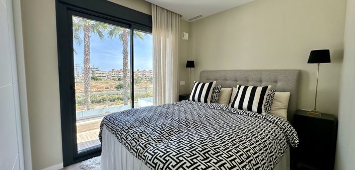 Image No.20-3 Bed Villa for sale