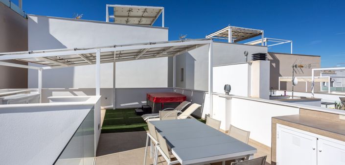 Image No.30-3 Bed Townhouse for sale