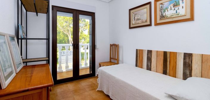 Image No.21-3 Bed Townhouse for sale