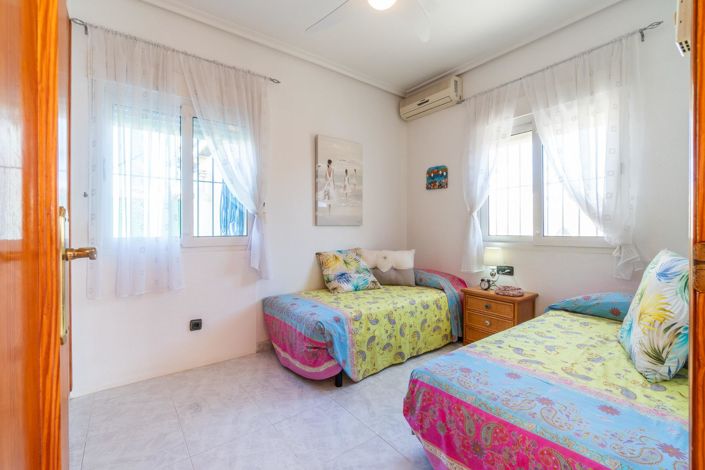 Image No.22-3 Bed Villa for sale