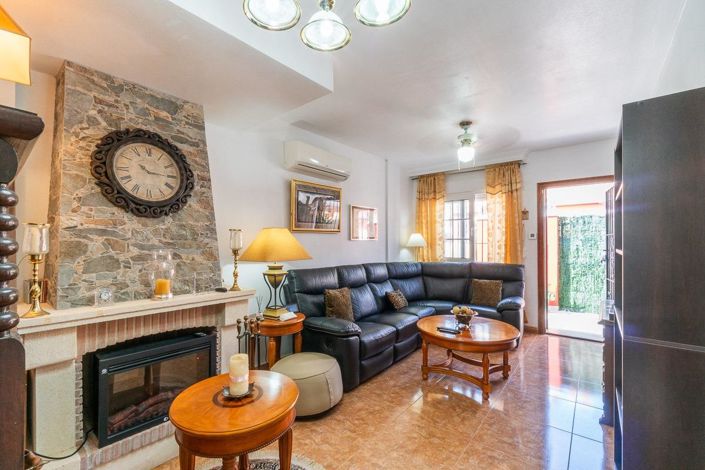 Image No.3-Villa de 3 chambres à vendre à Orihuela Costa