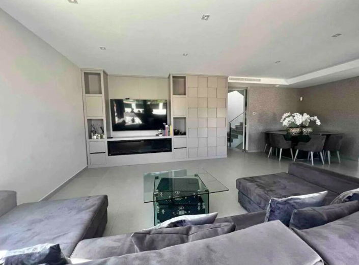 Image No.5-5 Bed Villa for sale