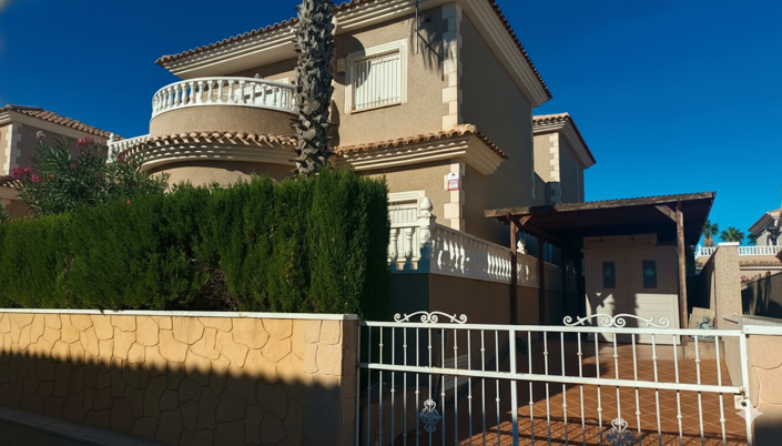 Image No.3-Villa de 4 chambres à vendre à Torrevieja