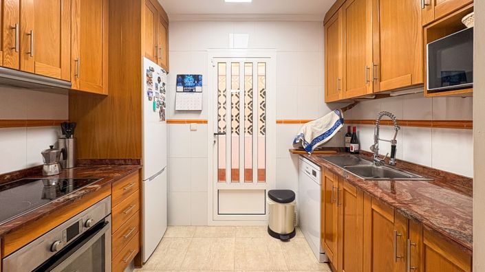 Image No.8-3 Bed Townhouse for sale
