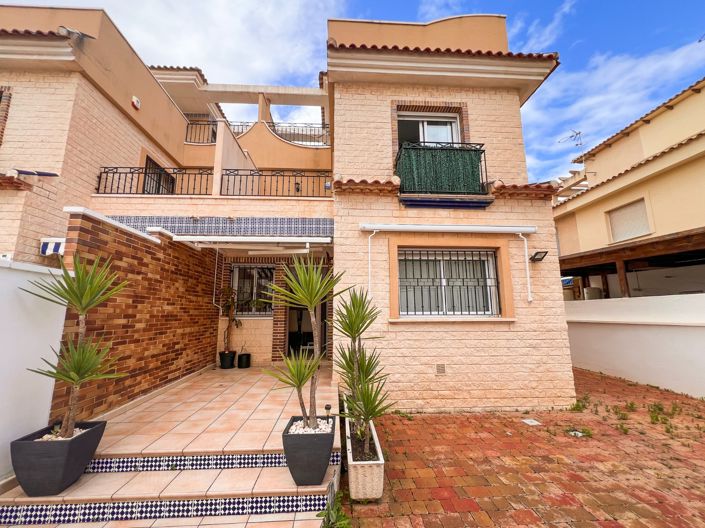 Image No.3-3 Bed Townhouse for sale