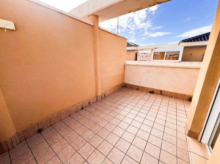 Image No.31-3 Bed Townhouse for sale