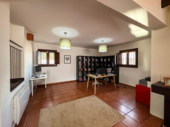 Image No.12-4 Bed Villa for sale