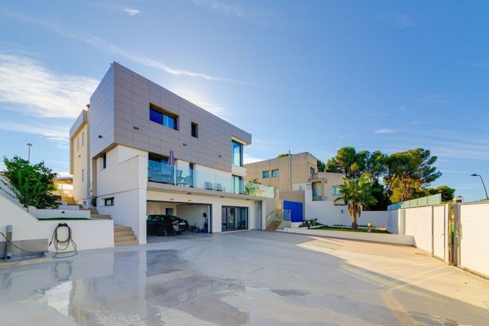 Image No.5-4 Bed Villa for sale