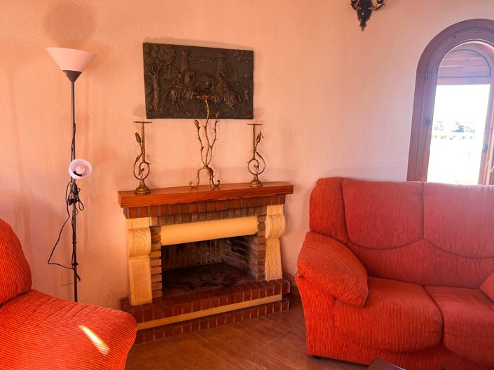 Image No.18-6 Bed Townhouse for sale