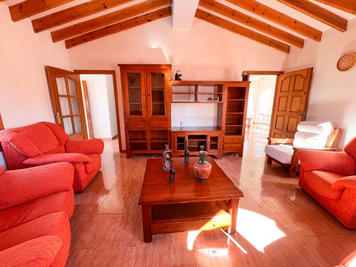 Image No.19-6 Bed Townhouse for sale