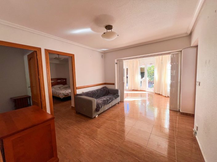 Image No.25-6 Bed Townhouse for sale