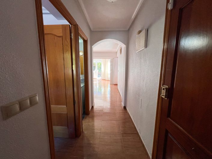 Image No.28-6 Bed Townhouse for sale