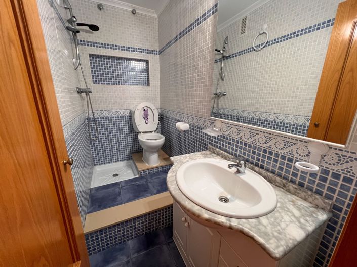 Image No.35-6 Bed Townhouse for sale