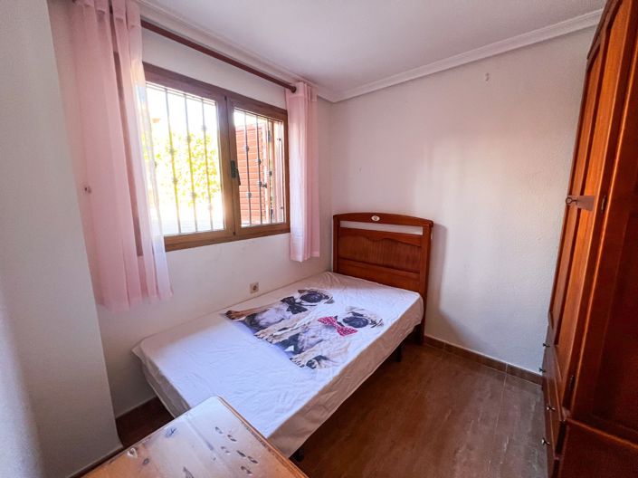 Image No.37-6 Bed Townhouse for sale