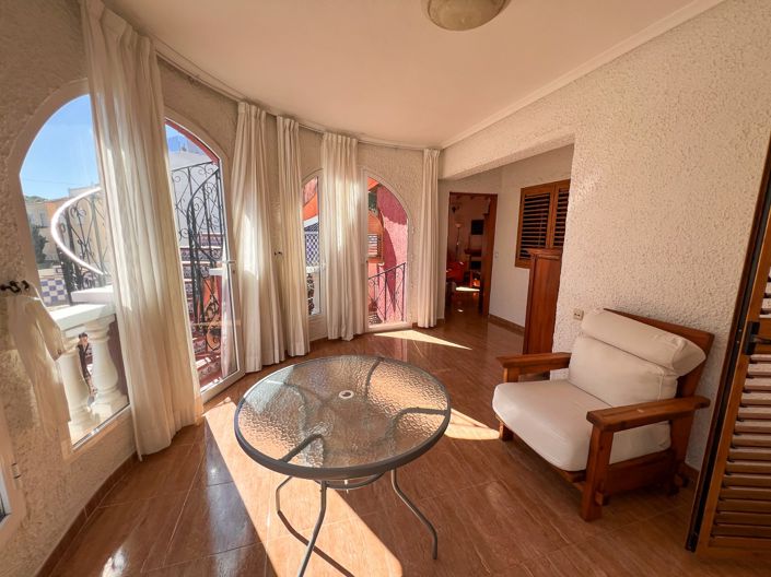 Image No.42-6 Bed Townhouse for sale