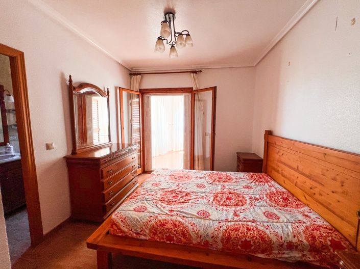 Image No.46-6 Bed Townhouse for sale