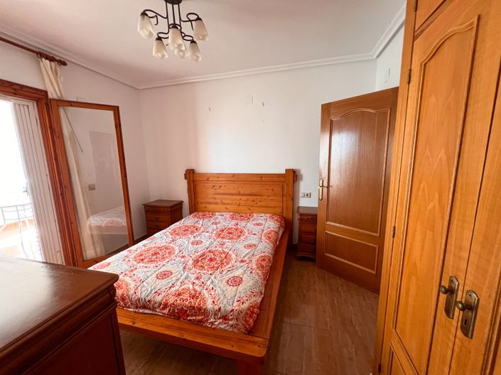 Image No.48-6 Bed Townhouse for sale