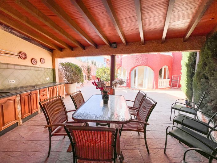 Image No.9-6 Bed Townhouse for sale