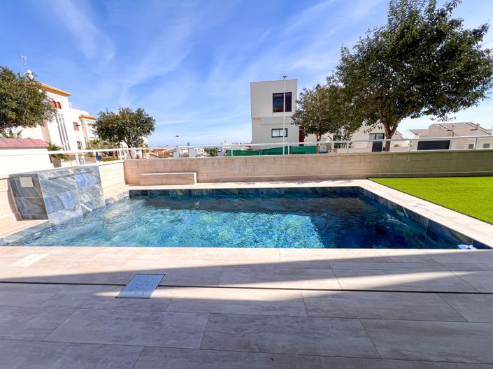 Image No.24-3 Bed Apartment for sale