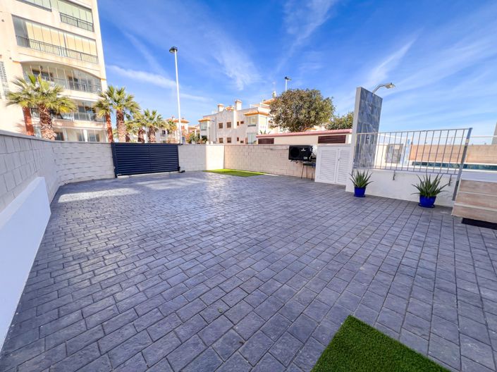 Image No.27-3 Bed Apartment for sale