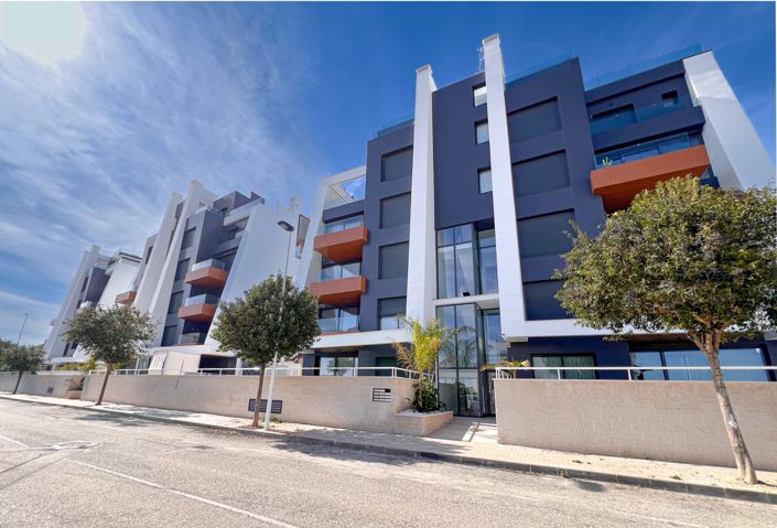 Image No.32-3 Bed Apartment for sale