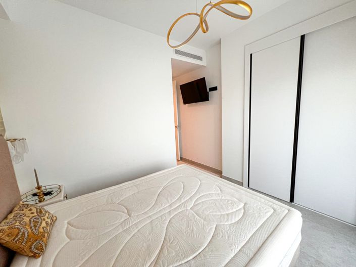 Image No.10-3 Bed Apartment for sale