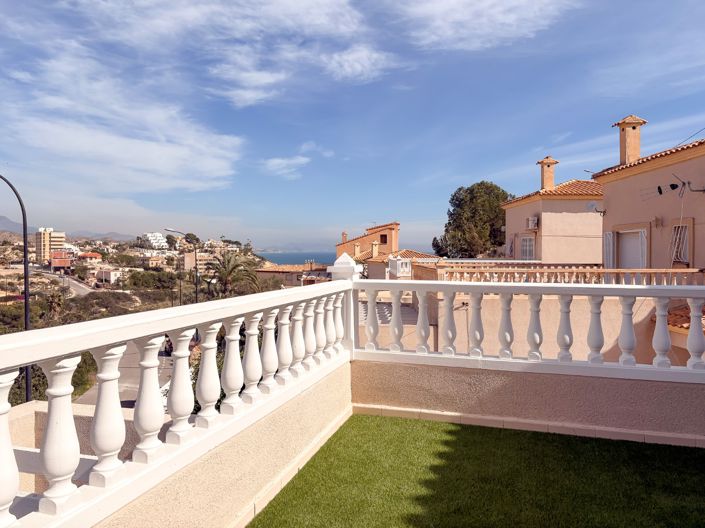 Image No.3-3 Bed Townhouse for sale