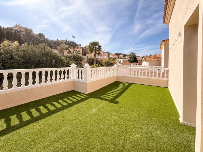 Image No.28-3 Bed Townhouse for sale