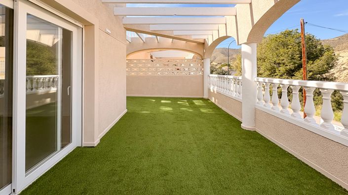 Image No.30-3 Bed Townhouse for sale