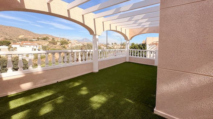 Image No.4-3 Bed Townhouse for sale