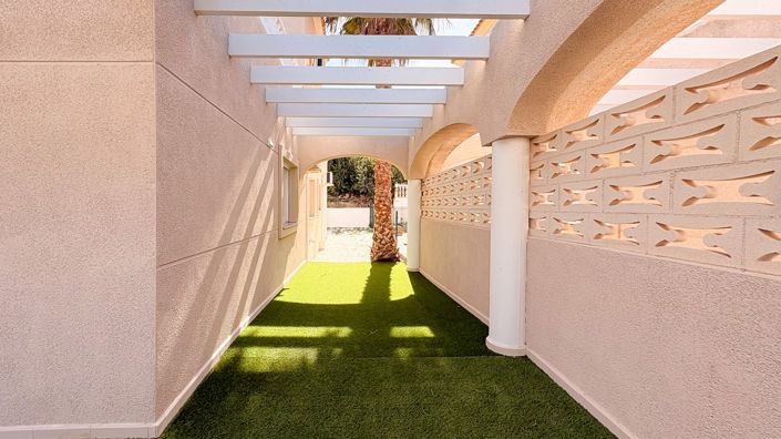 Image No.31-3 Bed Townhouse for sale