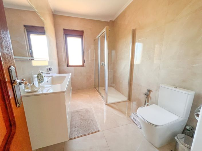 Image No.19-5 Bed Villa for sale