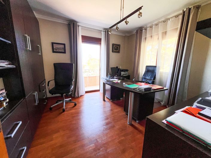Image No.25-5 Bed Villa for sale