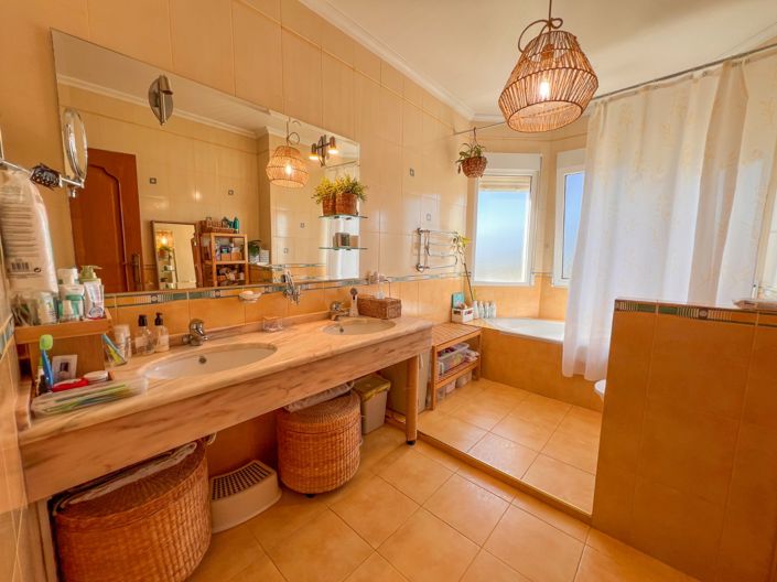 Image No.31-5 Bed Villa for sale