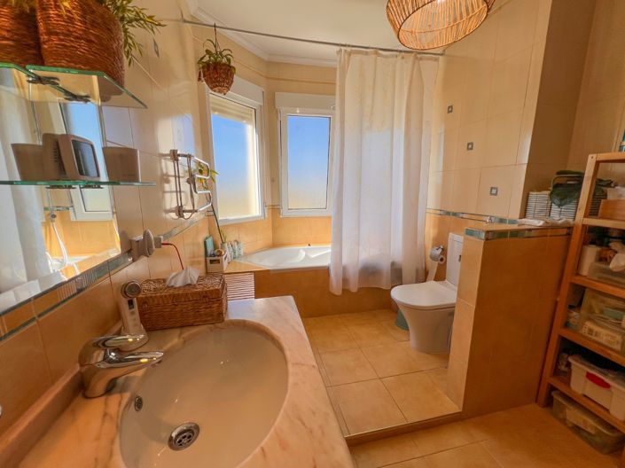 Image No.32-5 Bed Villa for sale