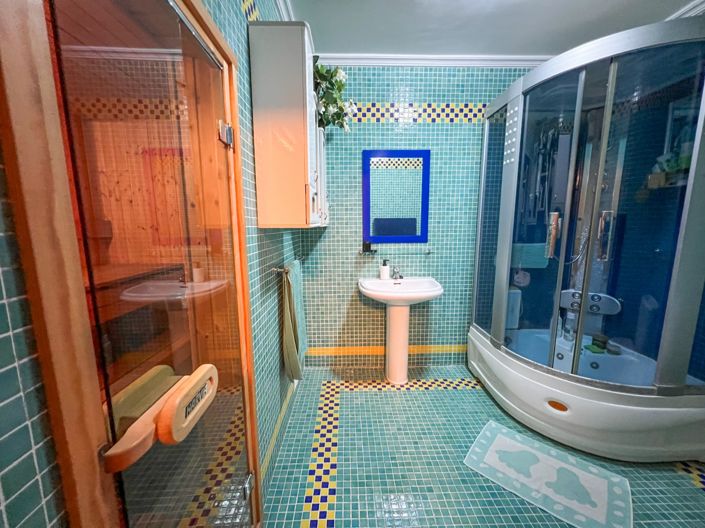Image No.42-5 Bed Villa for sale