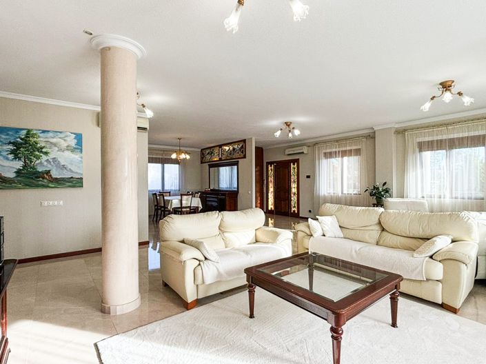 Image No.10-5 Bed Villa for sale
