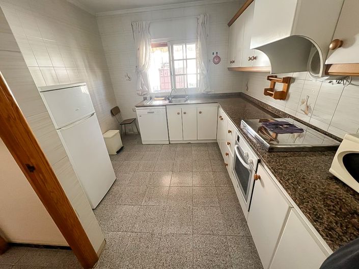 Image No.10-4 Bed Townhouse for sale