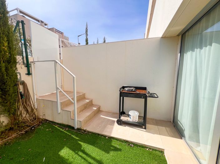 Image No.20-2 Bed Apartment for sale