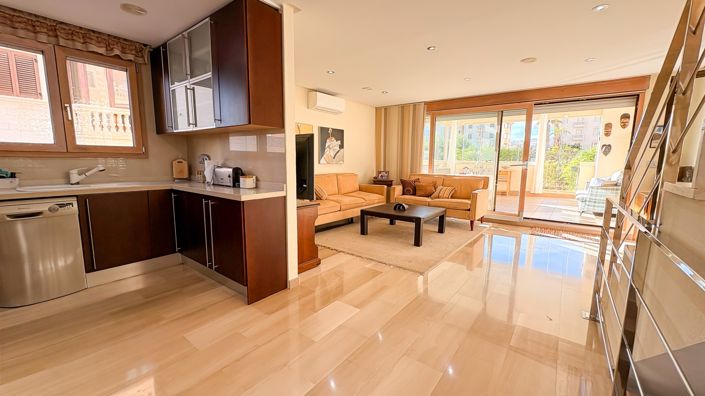 Image No.18-4 Bed Villa for sale